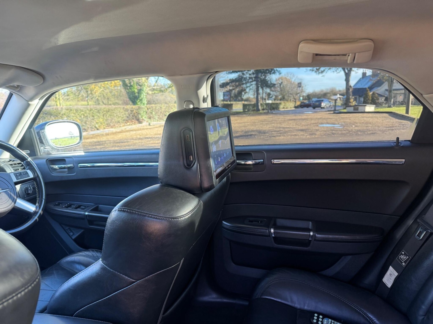 Used Chrysler 300C 2009 for sale - 76801010: Photo 7