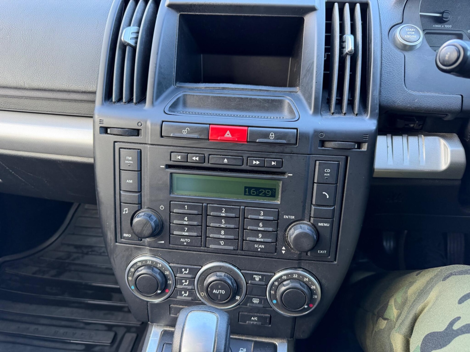 Used Land Rover Freelander 2010 for sale - 77839709: Photo 30