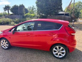 Used Ford Fiesta 2010 for sale - 79324666: Photo