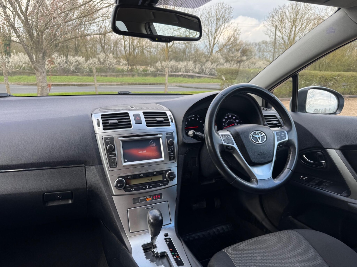 Used Toyota Avensis 2014 for sale - 78099854: Photo 2