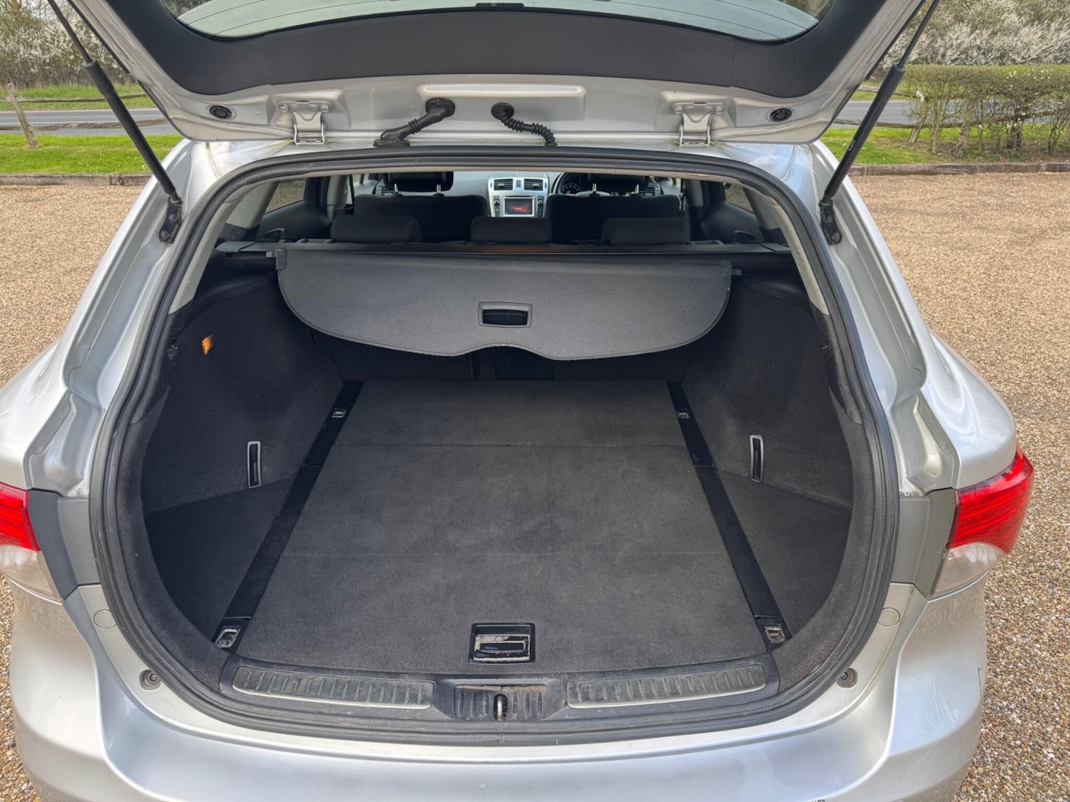 Used Toyota Avensis 2014 for sale - 78099854: Photo 28