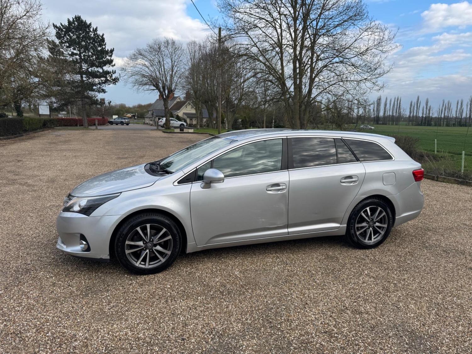Used Toyota Avensis 2014 for sale - 78099854: Photo 3