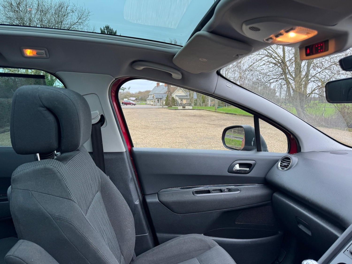 Used Peugeot 5008 2012 for sale - 77066809: Photo 28