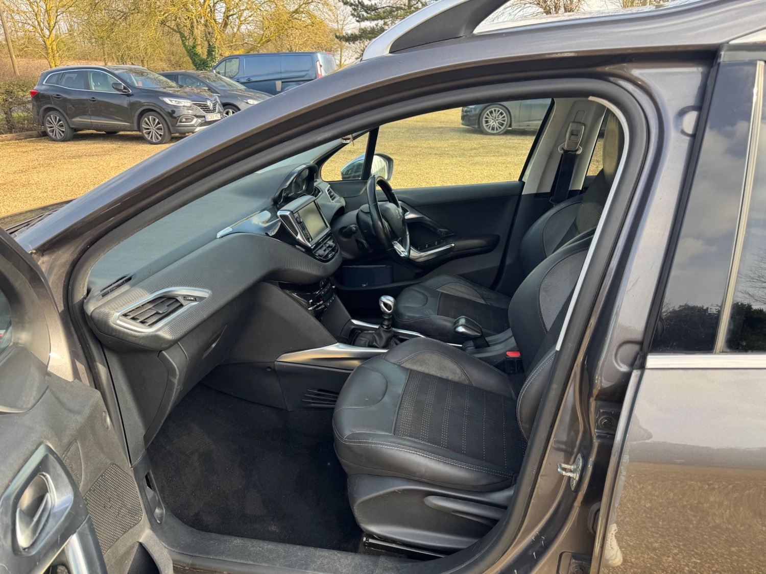 Used Peugeot 2008 2014 for sale - 77597800: Photo 8