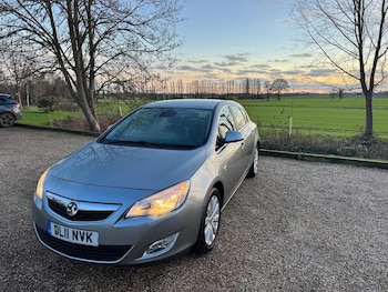 Used Vauxhall Astra 2011 for sale - 76942417: Photo