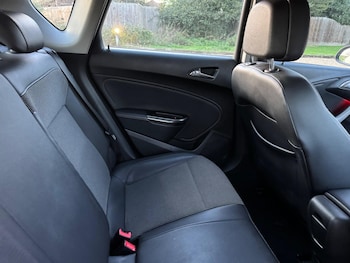 Used Vauxhall Astra 2011 for sale - 76942417: Photo