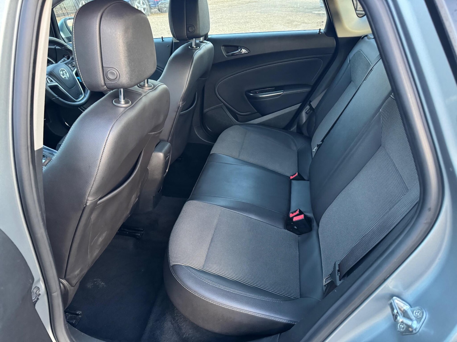 Used Vauxhall Astra 2011 for sale - 76942417: Photo 9