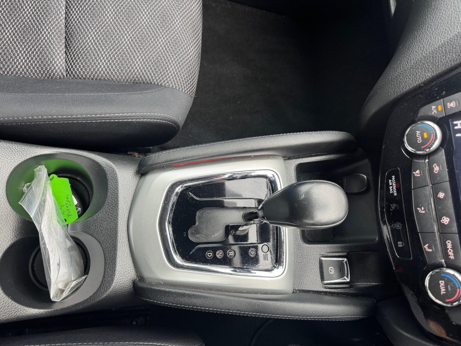 Used Nissan Qashqai 2015 for sale - 77291560: Photo 8