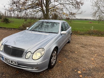 Used Mercedes-Benz E Class 2003 for sale - 76994986: Photo