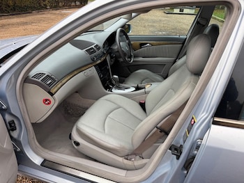 Used Mercedes-Benz E Class 2003 for sale - 76994986: Photo