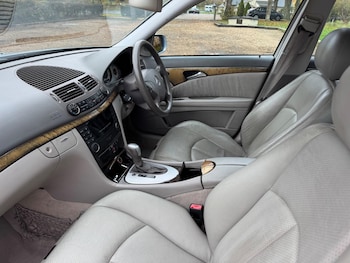 Used Mercedes-Benz E Class 2003 for sale - 76994986: Photo