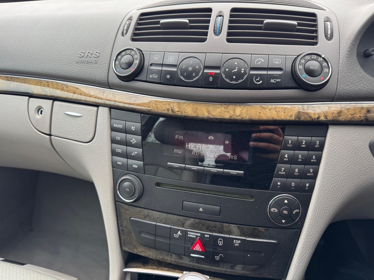 Used Mercedes-Benz E Class 2003 for sale - 76994986: Photo 8