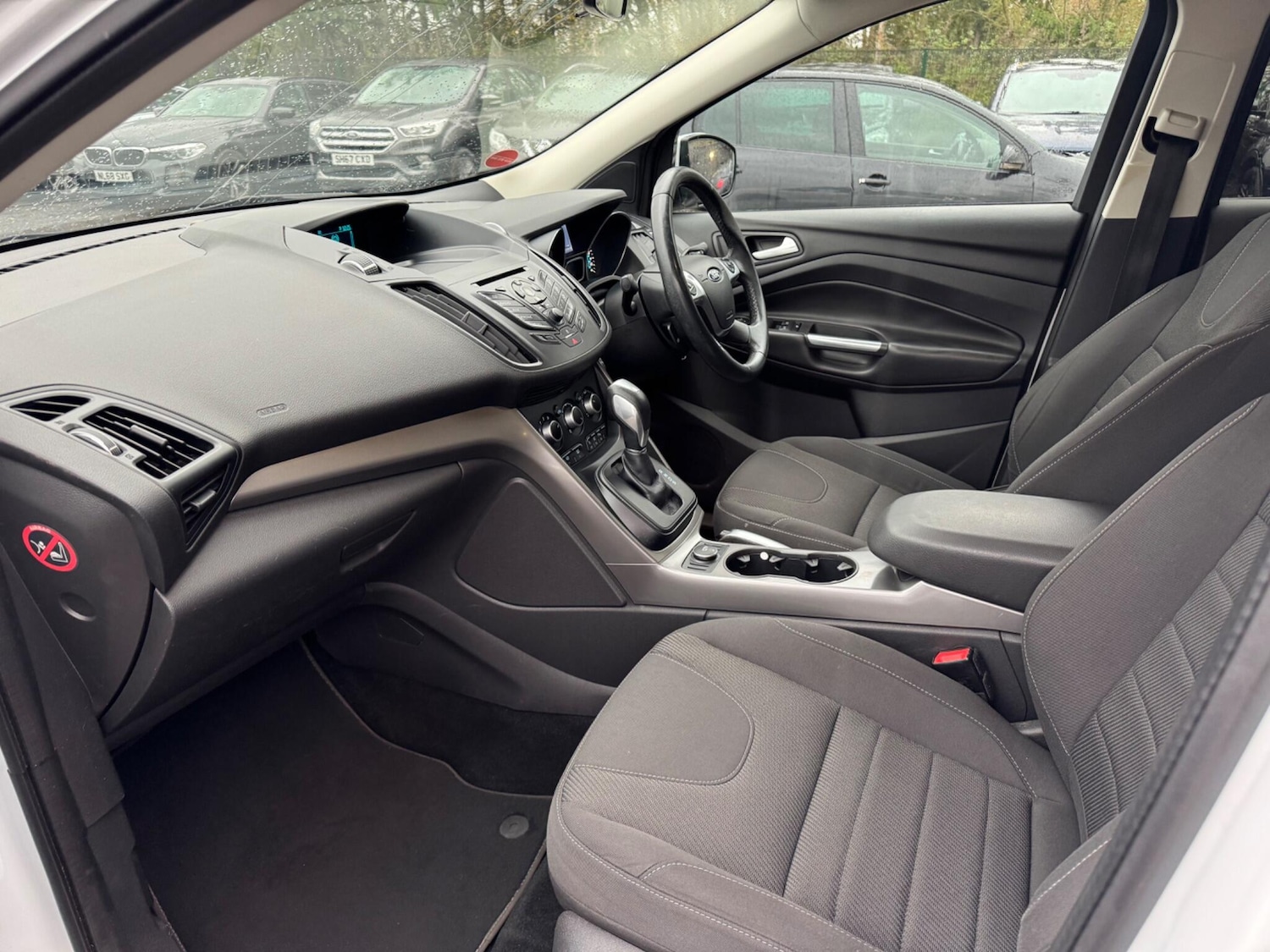 Used Ford Kuga 2015 for sale - 76824480: Photo 2