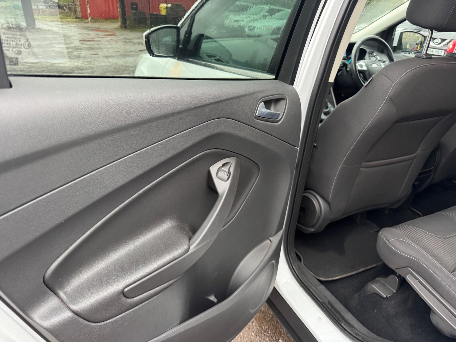 Used Ford Kuga 2015 for sale - 76824480: Photo 25