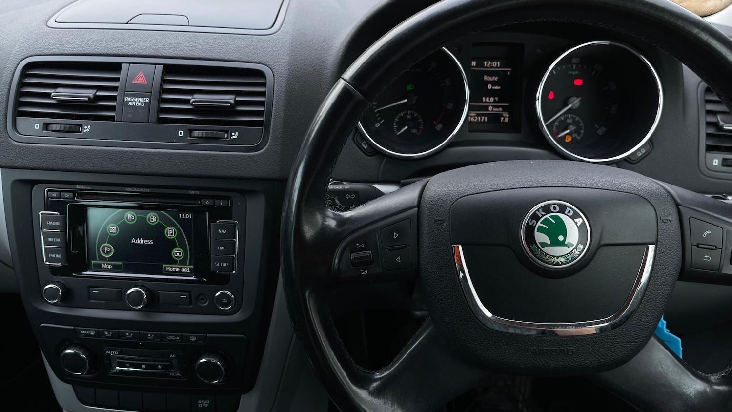 Used Skoda Yeti 2011 for sale - 76432213: Photo 9