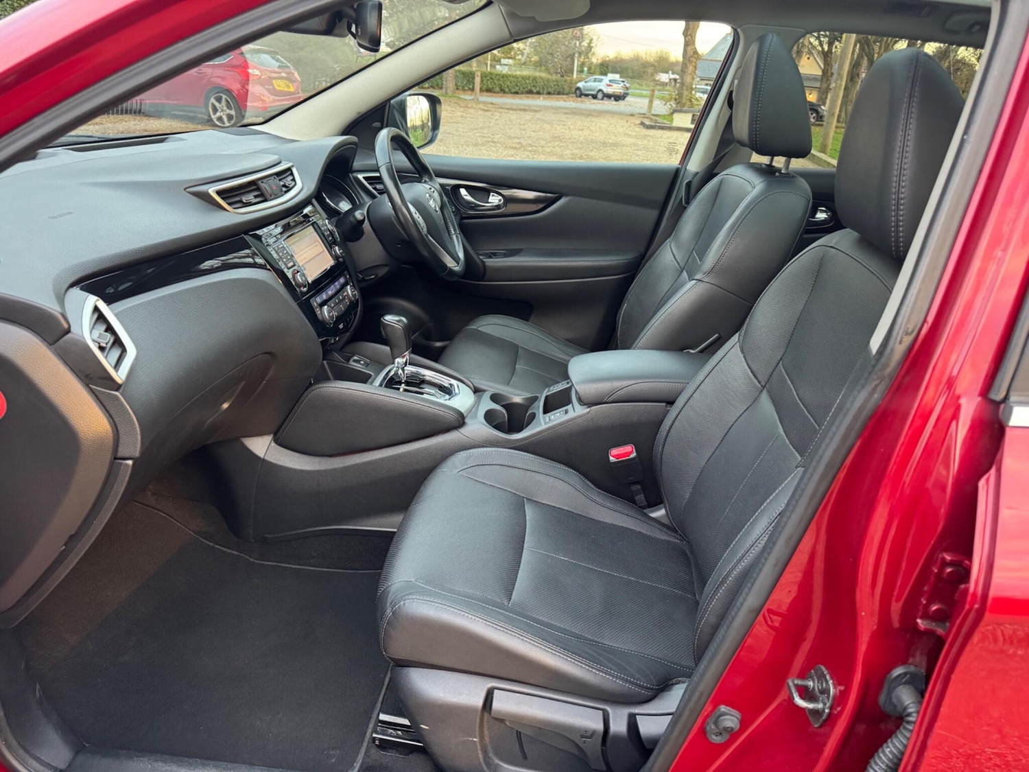 Used Nissan Qashqai 2015 for sale - 76619842: Photo 38