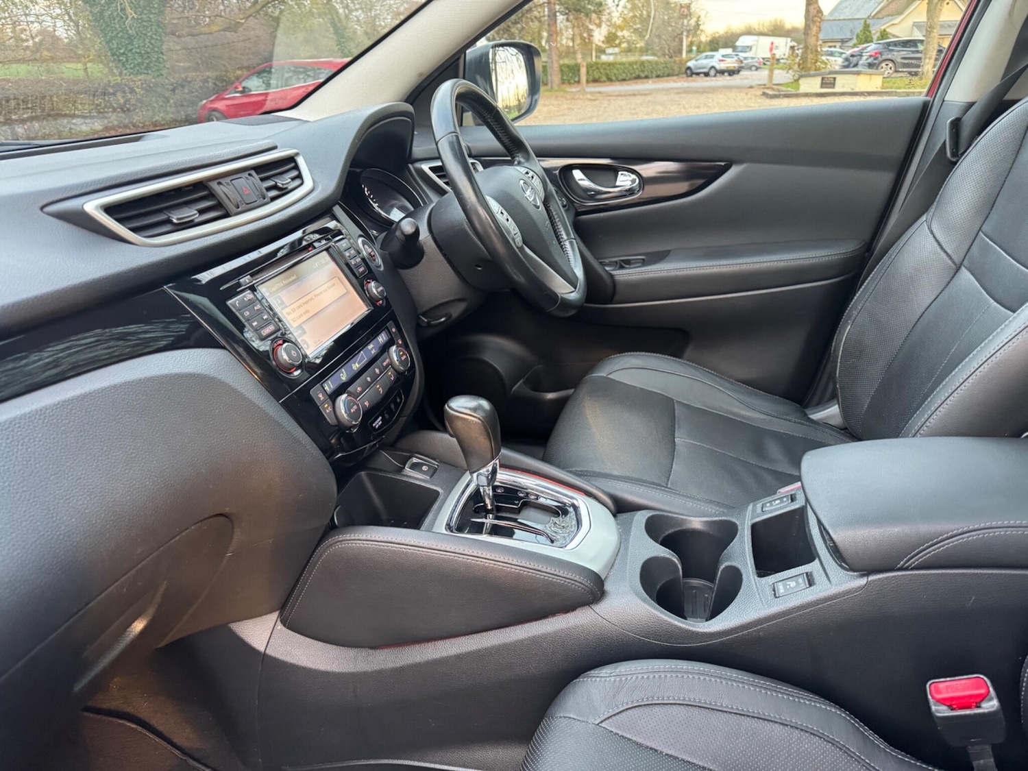 Used Nissan Qashqai 2015 for sale - 76619842: Photo 4