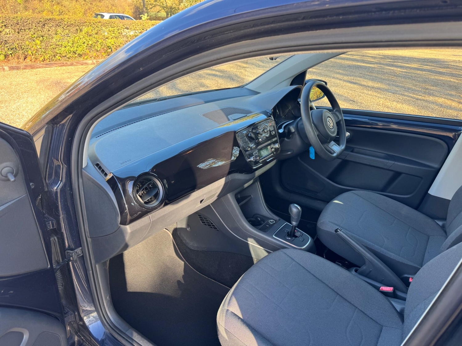 Used Volkswagen up! 2015 for sale - 76370506: Photo 3