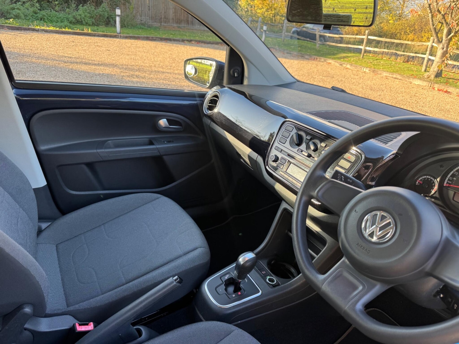Used Volkswagen up! 2015 for sale - 76370506: Photo 30