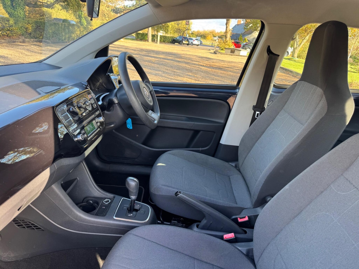 Used Volkswagen up! 2015 for sale - 76370506: Photo 4