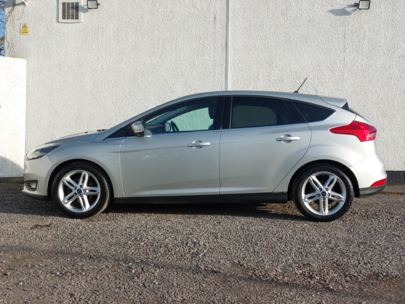 Used Ford Focus 2017 for sale - 77956824: Photo 4