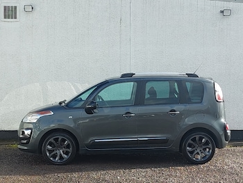 Used Citroen C3 Picasso 2017 for sale - 77816445: Photo