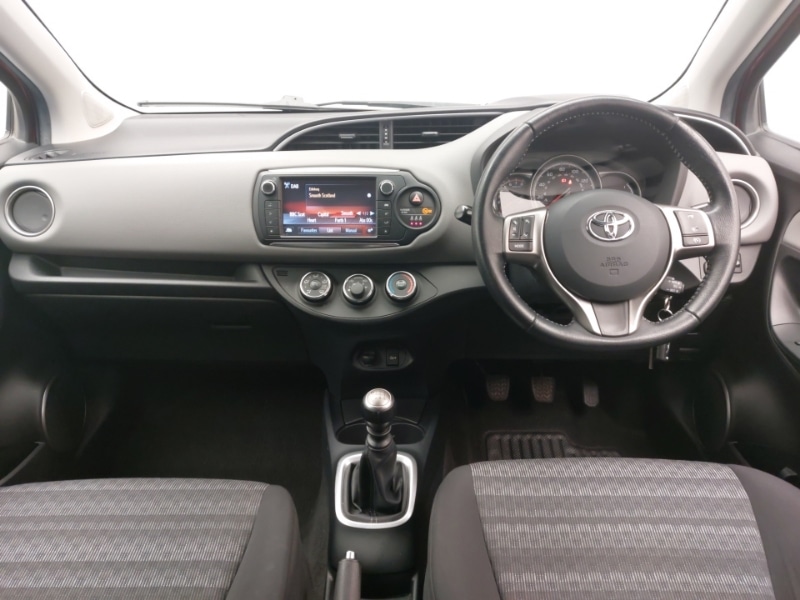 Used Toyota Yaris 2016 for sale - 76289308: Photo 2