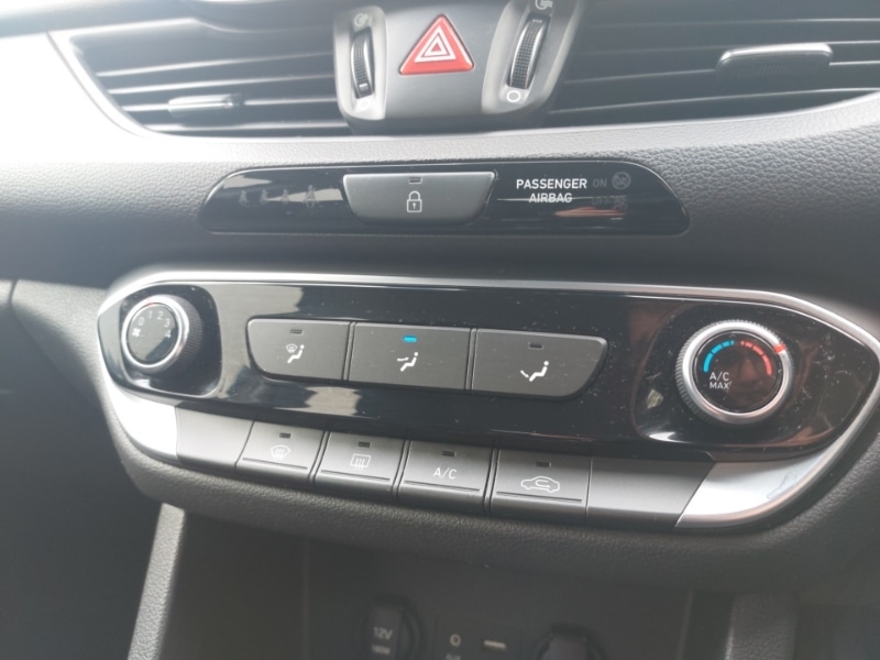 Used Hyundai i30 2018 for sale - 76393015: Photo 18