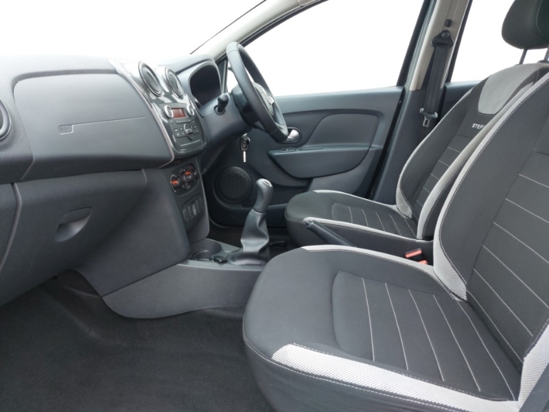 Used Dacia Sandero Stepway 2017 for sale - 77751796: Photo 5