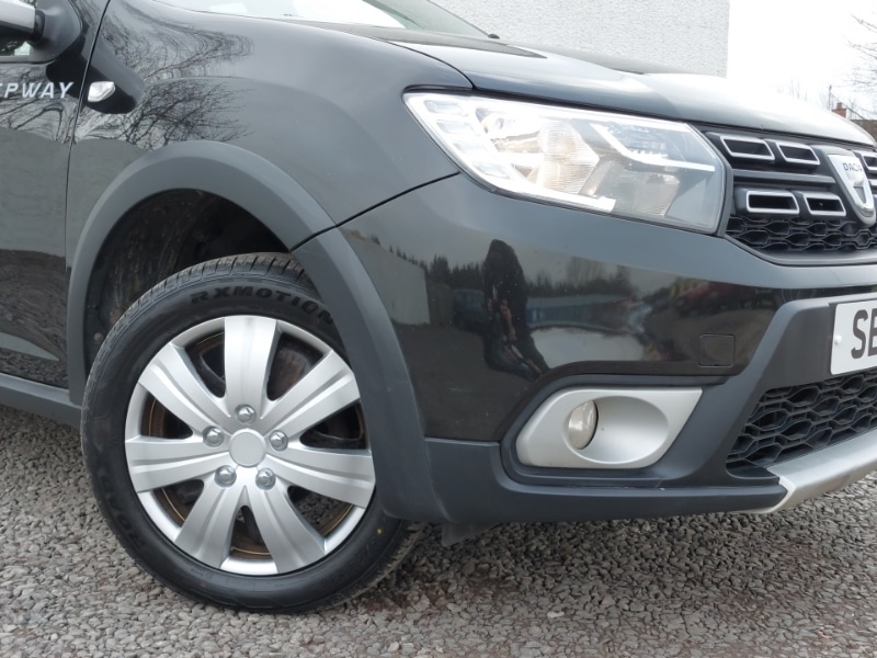 Used Dacia Sandero Stepway 2017 for sale - 77751796: Photo 9