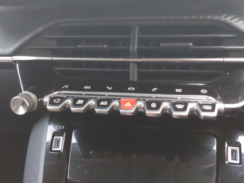 Used Peugeot 2008 2022 for sale - 76975117: Photo 13