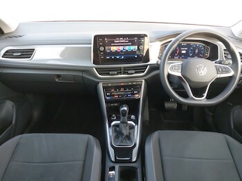 Used Volkswagen T-Roc 2024 for sale - 77544415: Photo