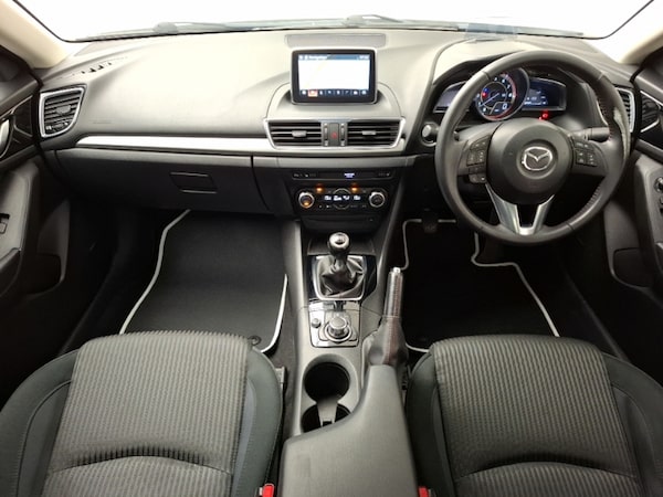 Used Mazda Mazda3 2016 for sale - 76248876: Photo 2