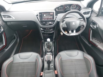 Used Peugeot 2008 2018 for sale - 77677788: Photo