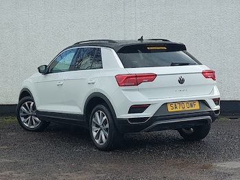 Used Volkswagen T-Roc 2020 for sale - 77491717: Photo