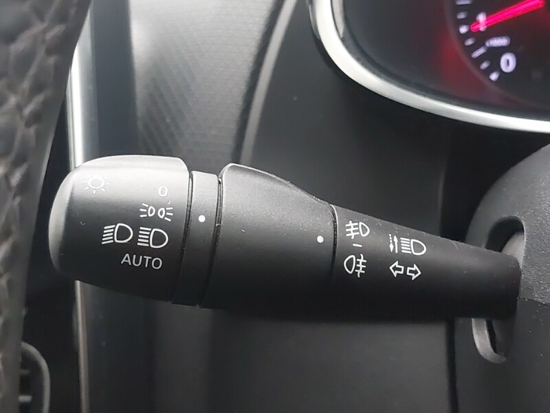 Used Renault Clio 2017 for sale - 76757493: Photo 14