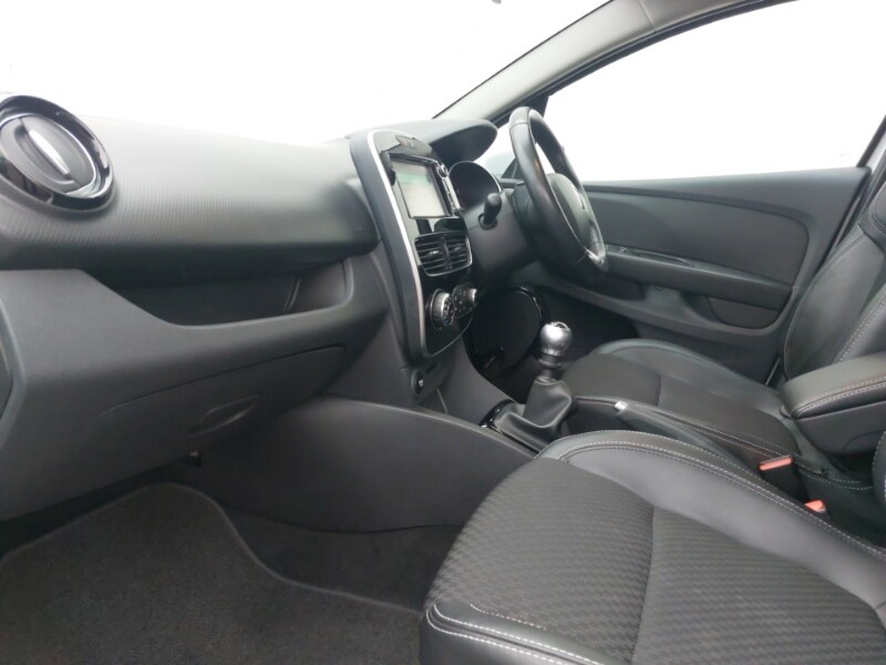 Used Renault Clio 2017 for sale - 76757493: Photo 5
