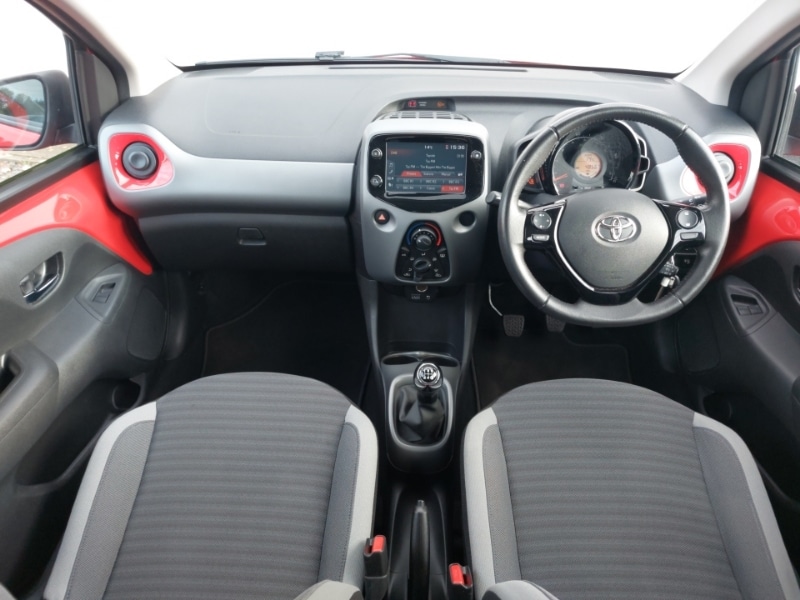 Used Toyota AYGO 2020 for sale - 76325813: Photo 2