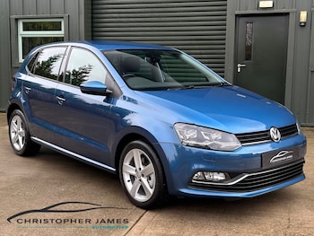 Used Volkswagen Polo 2015 for sale - 77558622: Photo