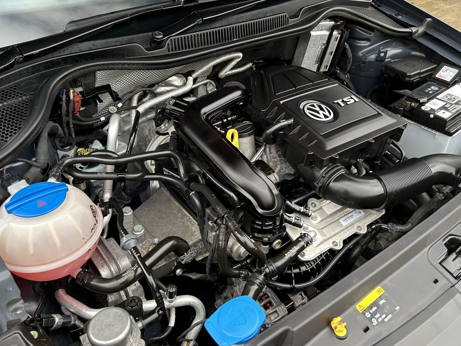 Used Volkswagen Polo 2015 for sale - 77558622: Photo 21