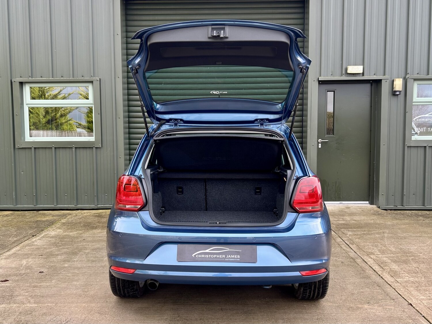 Used Volkswagen Polo 2015 for sale - 77558622: Photo 33