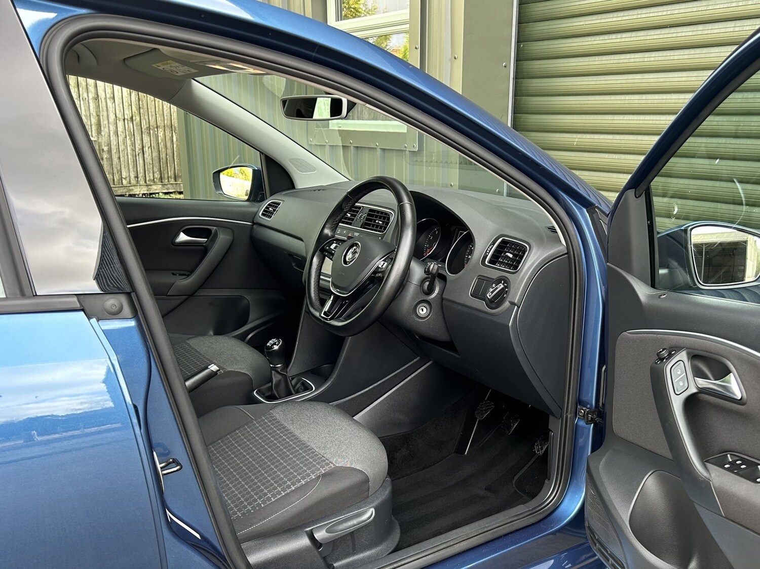 Used Volkswagen Polo 2015 for sale - 77558622: Photo 40