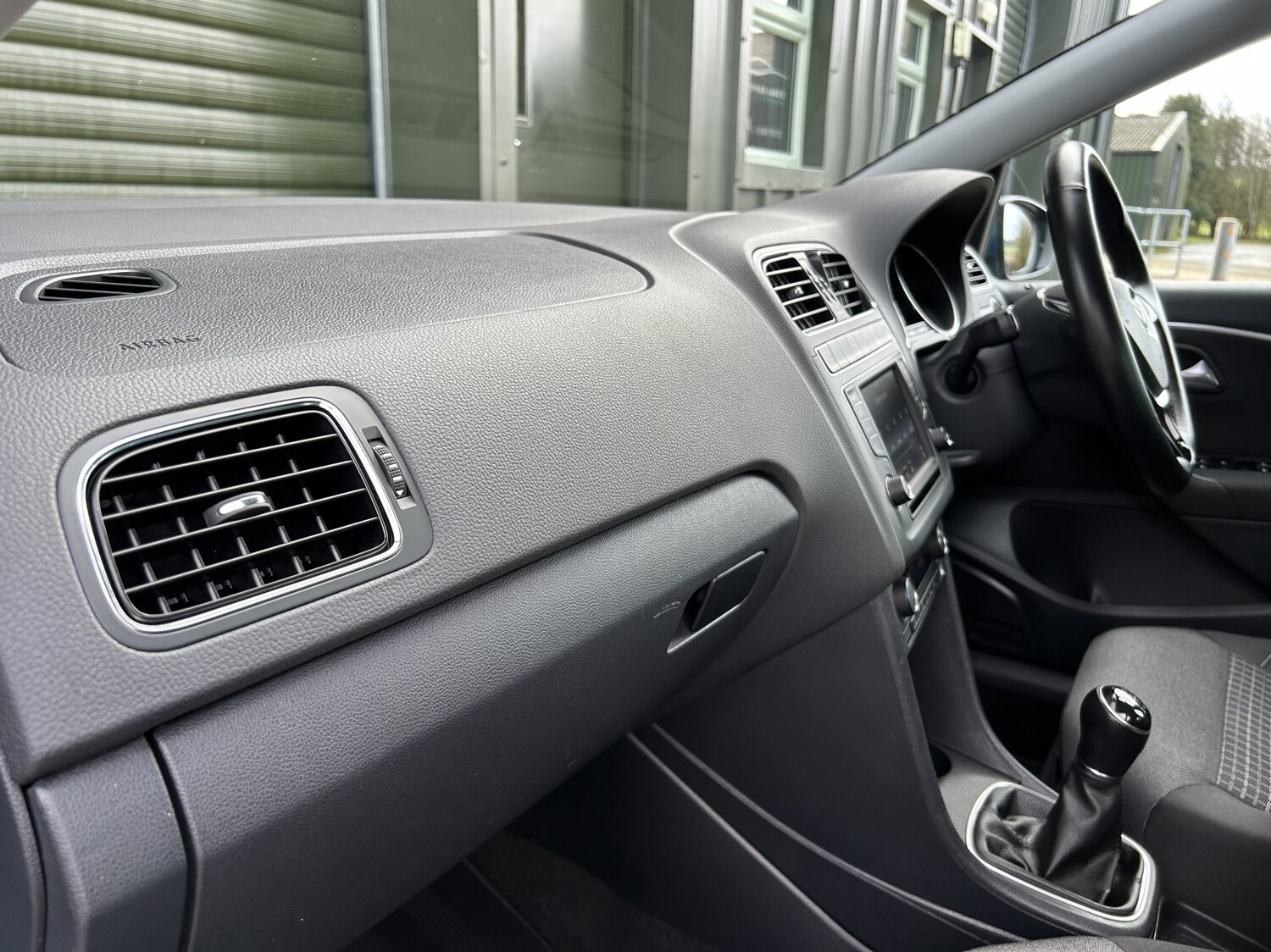 Used Volkswagen Polo 2015 for sale - 77558622: Photo 42