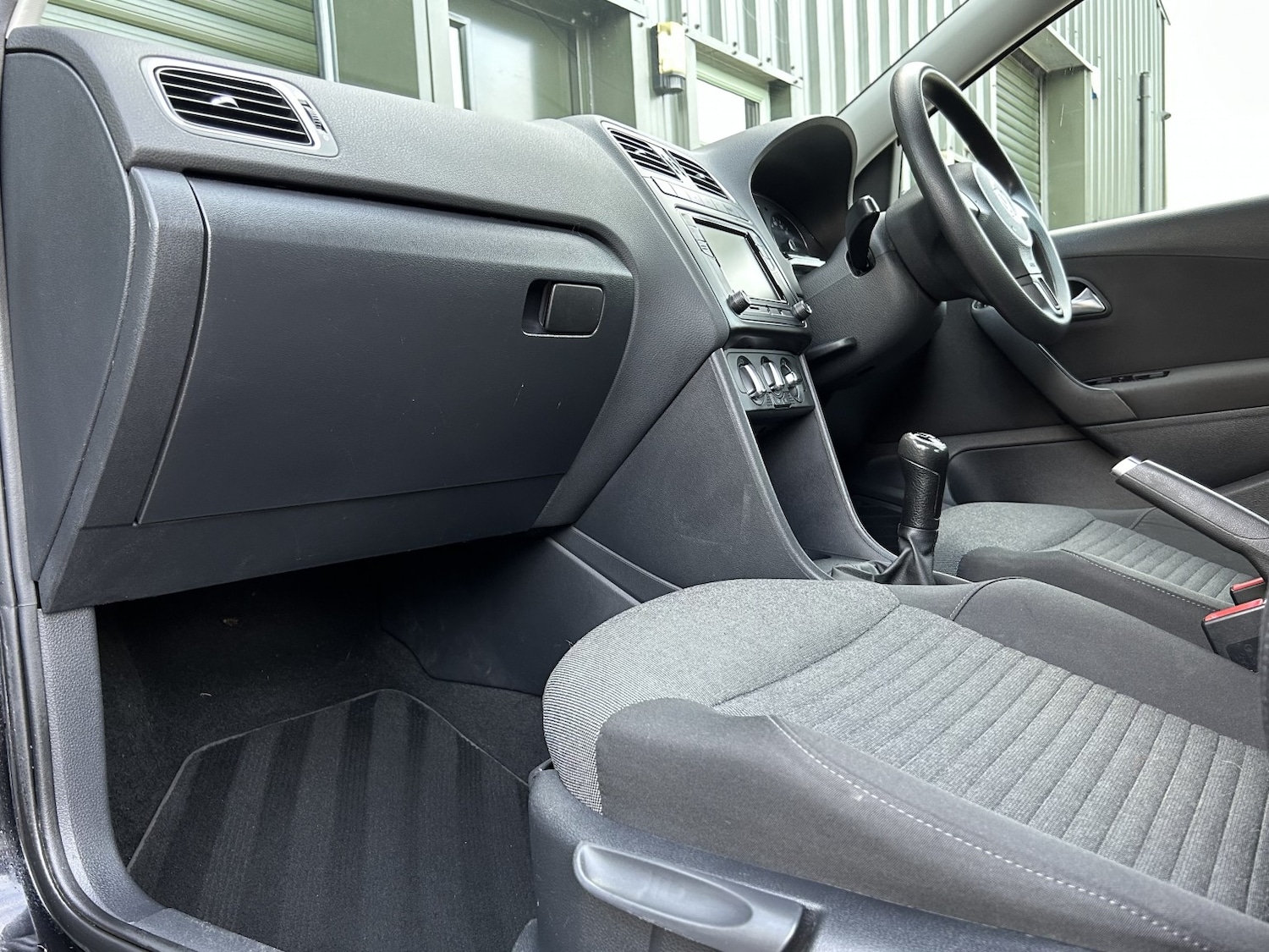 Used Volkswagen Polo 2011 for sale - 77271041: Photo 24