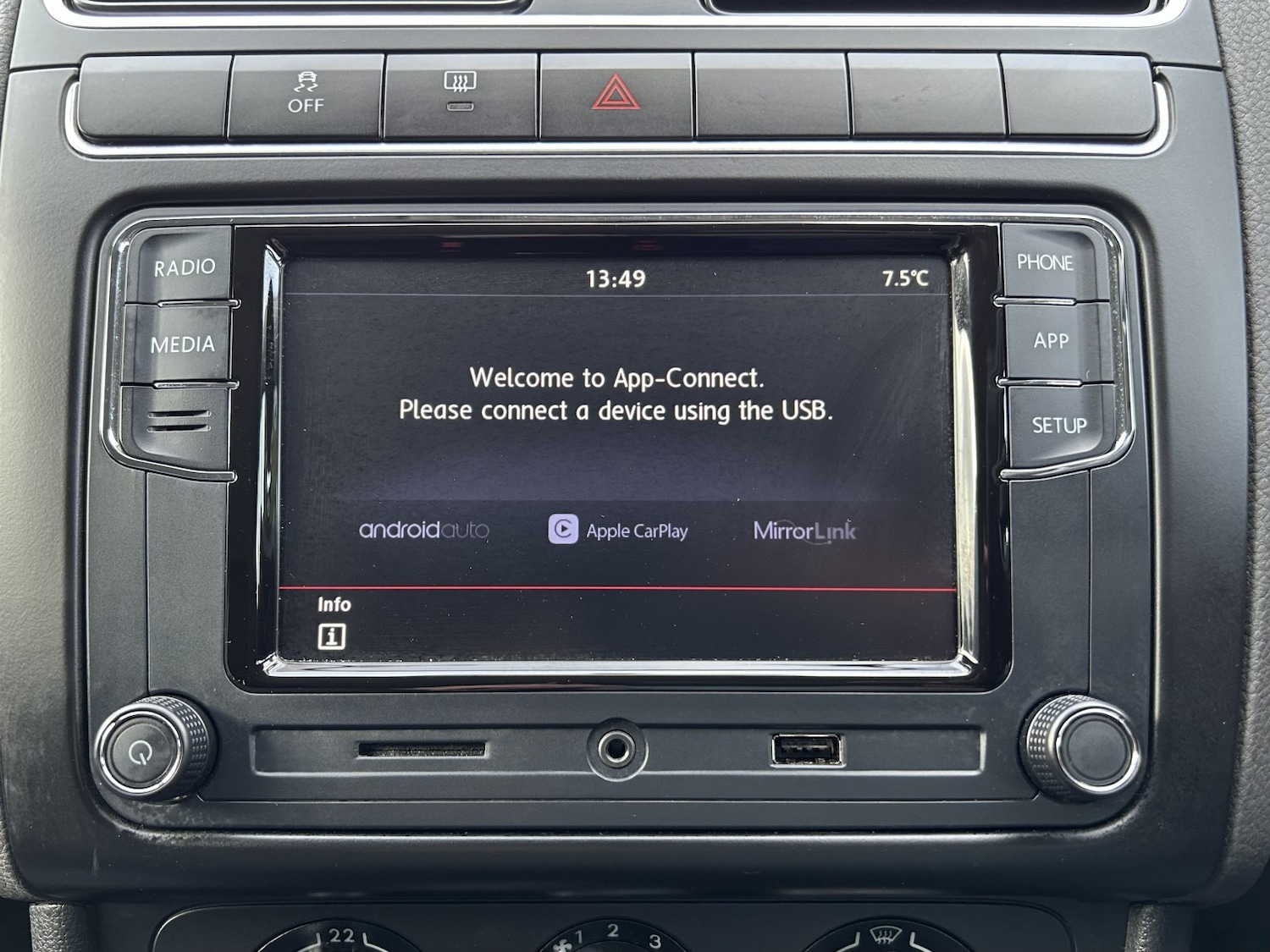 Used Volkswagen Polo 2011 for sale - 77271041: Photo 33