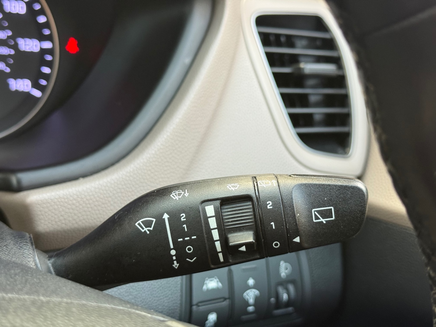 Used Hyundai i20 2015 for sale - 77102068: Photo 23