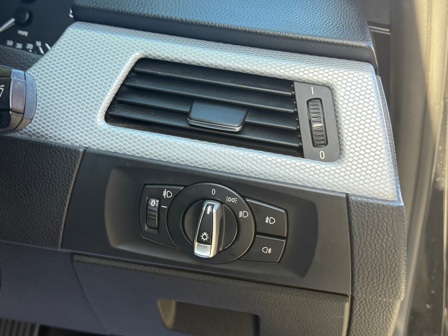 Used BMW 3 Series 2012 for sale - 76302951: Photo 29