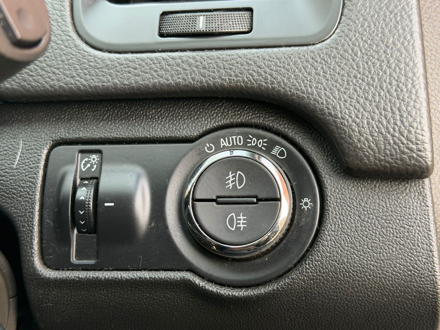 Used Vauxhall Insignia 2015 for sale - 78128292: Photo 34