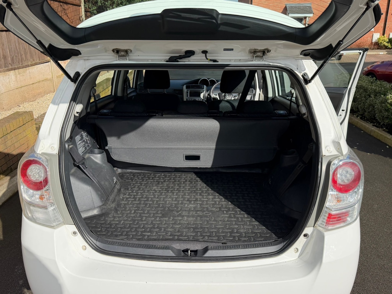 Used Toyota Verso 2012 for sale - 77706091: Photo 42