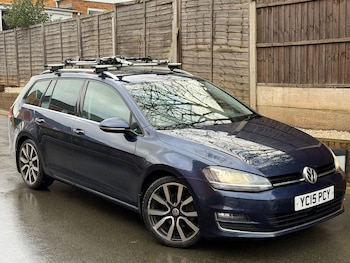 Used Volkswagen Golf 2015 for sale - 77624811: Photo